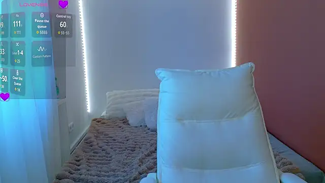 Snapshot of Anaayss_ chatting on April 2026 05:05:01 AM Anaayss online show from April 2026 05:05:01 AM