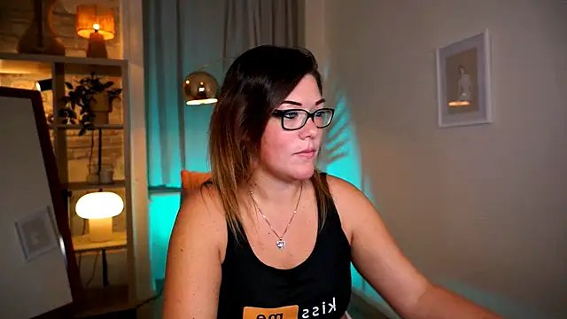 Snapshot of mrs_fllowerr chatting on October 2025 04:40:01 PM mrs fllowerr online show from October 2025 04:40:01 PM