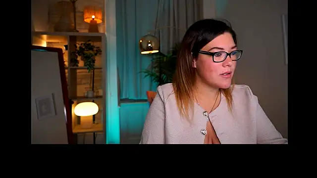 Snapshot of mrs_fllowerr chatting on October 2025 04:00:01 PM mrs fllowerr online show from October 2025 04:00:01 PM