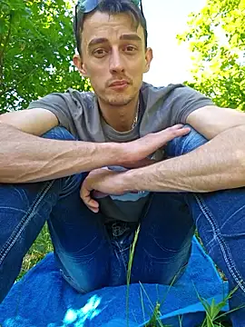 Snapshot of Chrisou73 chatting on April 2026 01:53:02 PM Chrisou73 online show from April 2026 01:53:02 PM