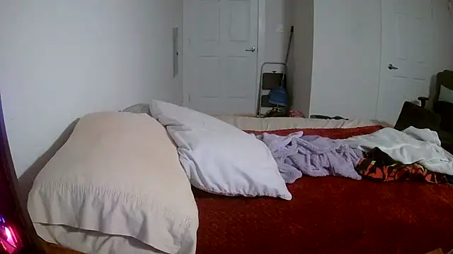 Snapshot of Buggy1965 chatting on April 2026 01:42:02 PM Buggy1965 online show from April 2026 01:42:02 PM