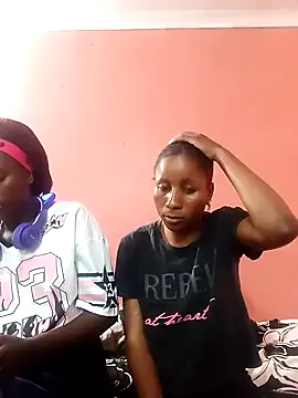 Snapshot of HotPetite_25 chatting on November 2025 03:12:01 PM HotPetite 25 online show from November 2025 03:12:01 PM