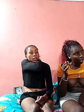 Snapshot of HotPetite_25 chatting on November 2025 10:45:01 PM HotPetite 25 online show from November 2025 10:45:01 PM