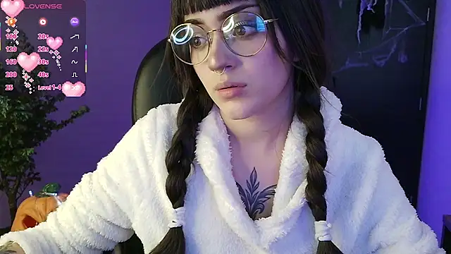 LesRose online show from October 2025 06:25:02 PM