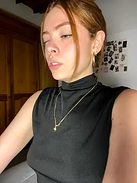 Bleer Rousse online show from November 2025 09:59:01 PM