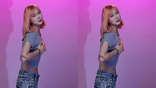 Snapshot of CM---001 chatting on December 2025 04:02:01 PM CM---001 online show from December 2025 04:02:01 PM