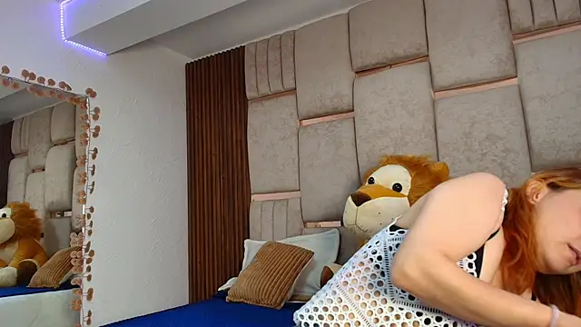 Amyssweet77 online show from September 2025 02:31:01 PM