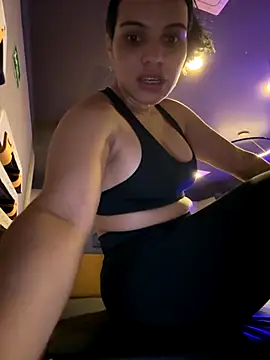 Anavalle online show from October 2025 06:27:02 PM