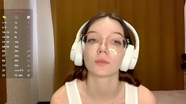 Snapshot of KrystinFunches chatting on October 2025 09:20:01 AM KrystinFunches online show from October 2025 09:20:01 AM