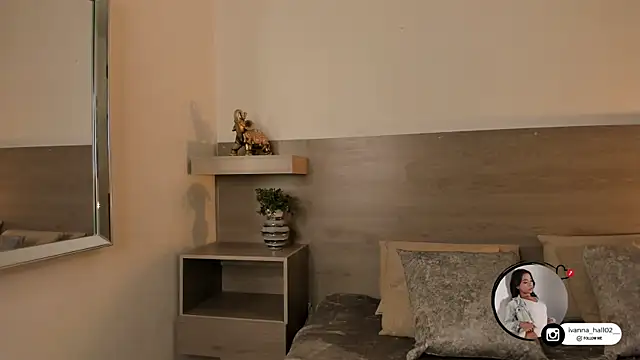 Ivana Hall online show from November 2025 07:37:02 PM