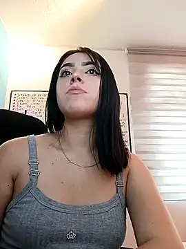 Zafira  online show from November 2025 05:44:01 PM