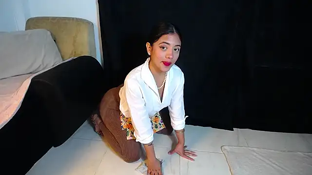 Snapshot of Isis_Valen chatting on November 2025 11:54:02 AM Isis Valen online show from November 2025 11:54:02 AM