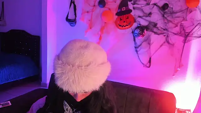 kitty  chs online show from November 2025 01:55:01 PM