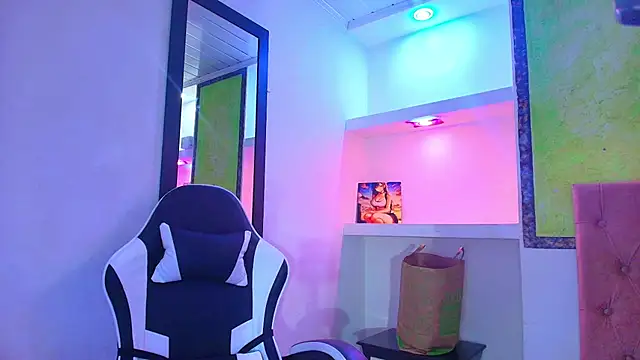 lala clark online show from September 2025 12:54:02 PM