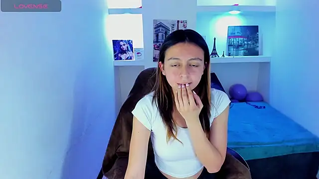 lala clark online show from October 2025 04:11:01 AM