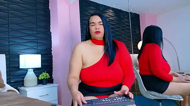 Snapshot of Valery_Nasty__ chatting on October 2025 05:54:01 PM Valery Nasty online show from October 2025 05:54:01 PM