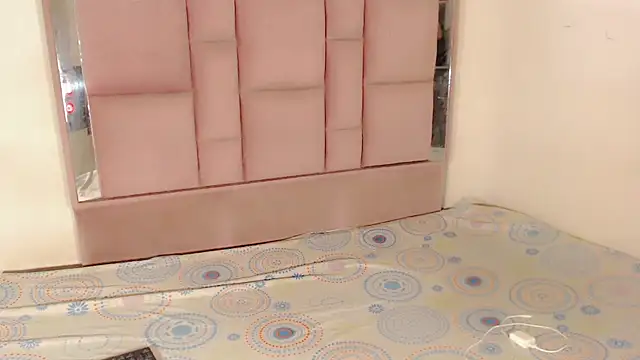 Snapshot of roxanawillts chatting on November 2025 04:30:01 PM roxanawillts online show from November 2025 04:30:01 PM