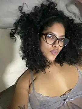 Snapshot of miiabrown18 chatting on May 2026 08:32:01 AM miiabrown18 online show from May 2026 08:32:01 AM