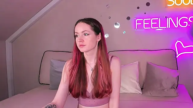 Snapshot of Berta_Kelly chatting on October 2025 01:18:01 AM Berta Kelly online show from October 2025 01:18:01 AM