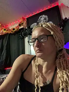 Snapshot of blondebarbiebae chatting on November 2025 05:30:02 AM blondebarbiebae online show from November 2025 05:30:02 AM