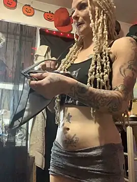 Snapshot of blondebarbiebae chatting on November 2025 07:08:02 AM blondebarbiebae online show from November 2025 07:08:02 AM