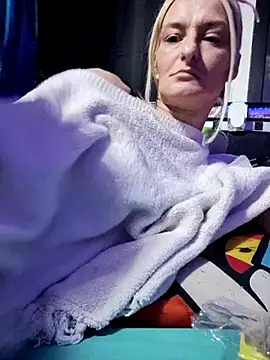 Snapshot of blondebarbiebae chatting on November 2025 12:05:01 AM blondebarbiebae online show from November 2025 12:05:01 AM