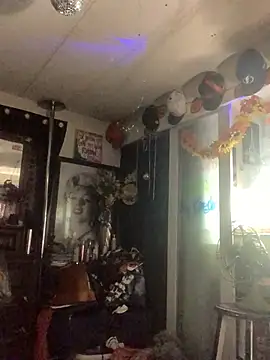 Snapshot of blondebarbiebae chatting on April 2026 08:20:01 PM blondebarbiebae online show from April 2026 08:20:01 PM