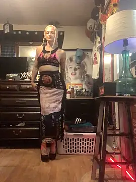 Snapshot of blondebarbiebae chatting on April 2026 04:02:02 PM blondebarbiebae online show from April 2026 04:02:02 PM