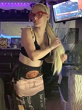 Snapshot of blondebarbiebae chatting on May 2026 11:36:01 PM blondebarbiebae online show from May 2026 11:36:01 PM