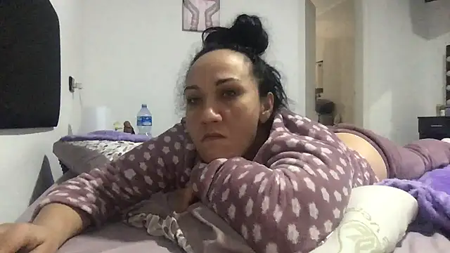 paula19800 online show from December 2025 01:07:01 PM