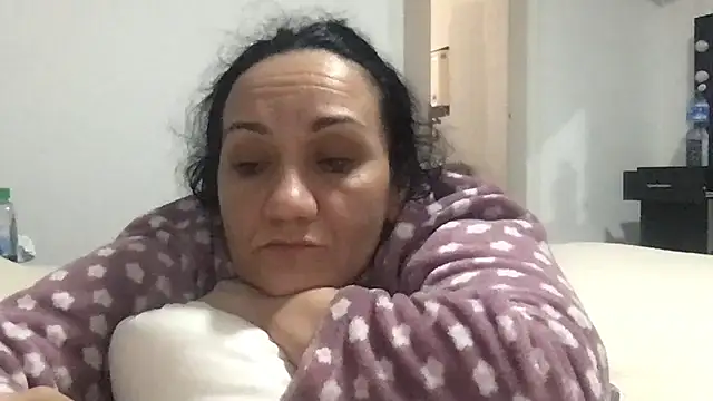 paula19800 online show from December 2025 02:24:02 PM