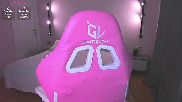 Alic Fox online show from October 2025 12:42:02 AM