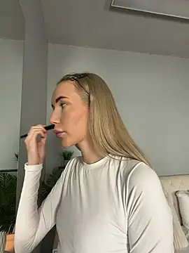 Snapshot of MaryDavies chatting on March 2026 06:51:01 AM MaryDavies online show from March 2026 06:51:01 AM