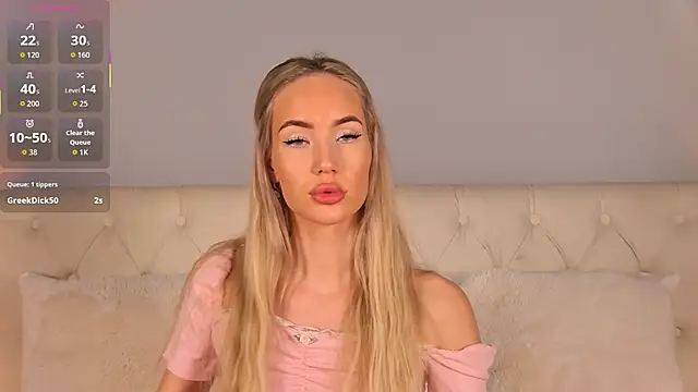 Snapshot of MaryDavies chatting on April 2026 07:03:01 AM MaryDavies online show from April 2026 07:03:01 AM