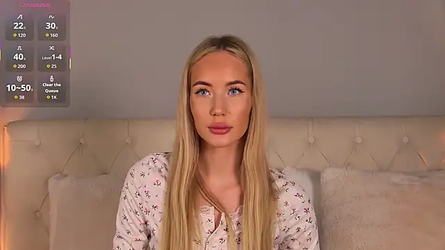 Snapshot of MaryDavies chatting on April 2026 07:03:02 AM MaryDavies online show from April 2026 07:03:02 AM