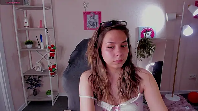 Snapshot of Al1ice_Moures chatting on January 2026 04:23:02 PM Al1ice Moures online show from January 2026 04:23:02 PM