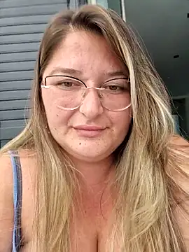 Snapshot of HornyBella88 chatting on September 2025 07:45:02 AM HornyBella88 online show from September 2025 07:45:02 AM