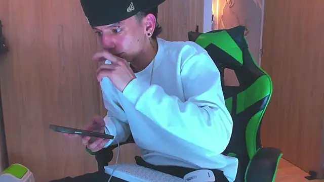 Skinny batman online show from November 2025 09:15:02 PM