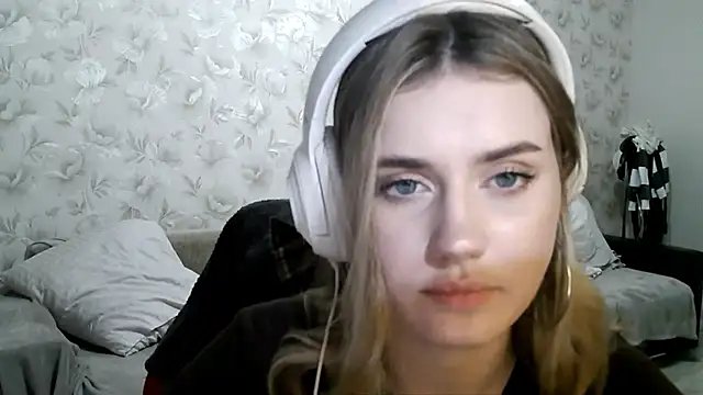 Snapshot of JerrieLoosle chatting on October 2025 04:28:01 PM JerrieLoosle online show from October 2025 04:28:01 PM