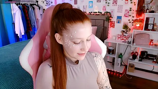 Ayla Hicks online show from November 2025 07:13:01 PM