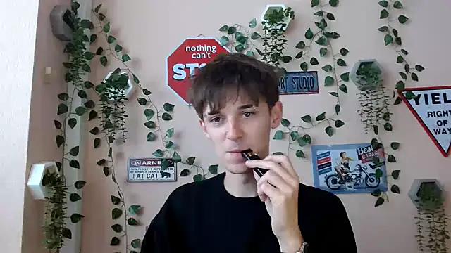 Hoot Dude  online show from October 2025 10:34:02 AM