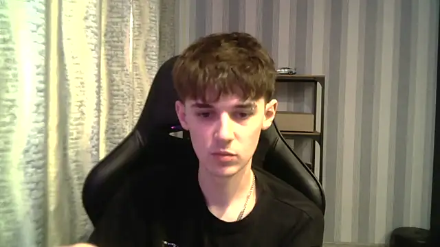 Hoot Dude  online show from December 2025 12:22:02 PM