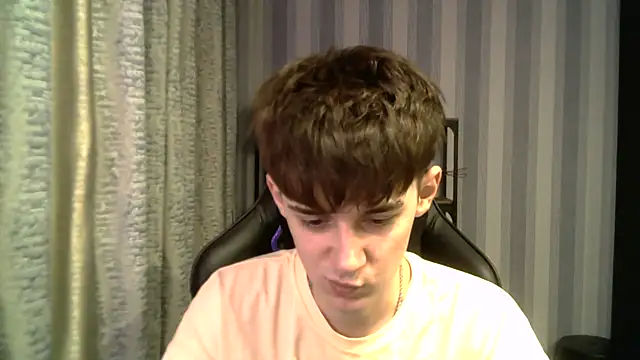 Hoot Dude  online show from December 2025 01:41:02 PM