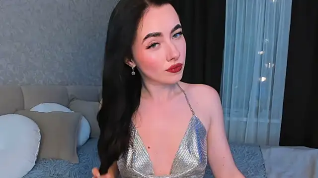 Milla Moore online show from October 2025 03:31:02 PM