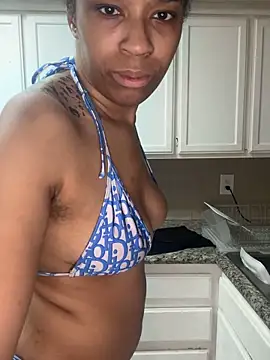 Snapshot of YeahhhitsBreezy chatting on April 2026 01:12:02 AM YeahhhitsBreezy online show from April 2026 01:12:02 AM