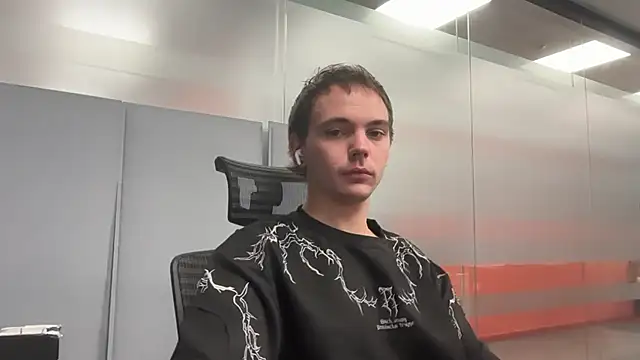 Snapshot of apachai_test chatting on April 2026 11:44:01 AM apachai test online show from April 2026 11:44:01 AM