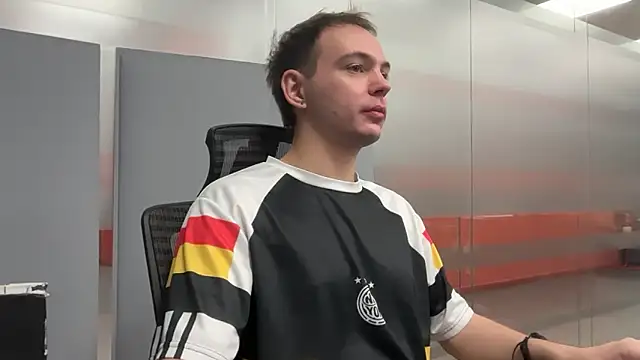 Snapshot of apachai_test chatting on April 2026 07:44:02 AM apachai test online show from April 2026 07:44:02 AM