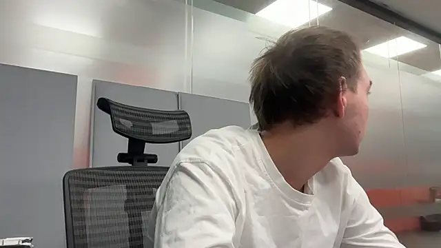 Snapshot of apachai_test chatting on April 2026 11:42:02 AM apachai test online show from April 2026 11:42:02 AM