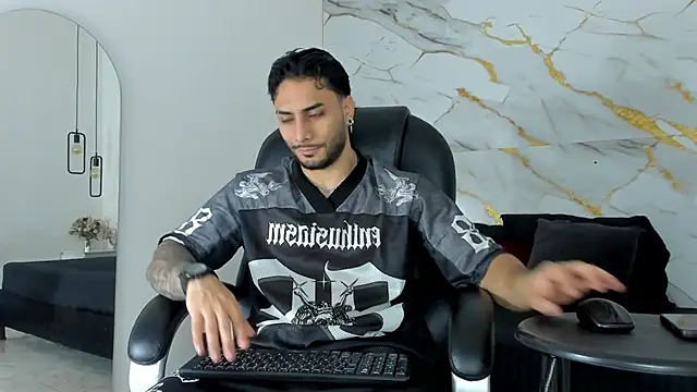 Miike Stone1 online show from October 2025 01:00:01 PM