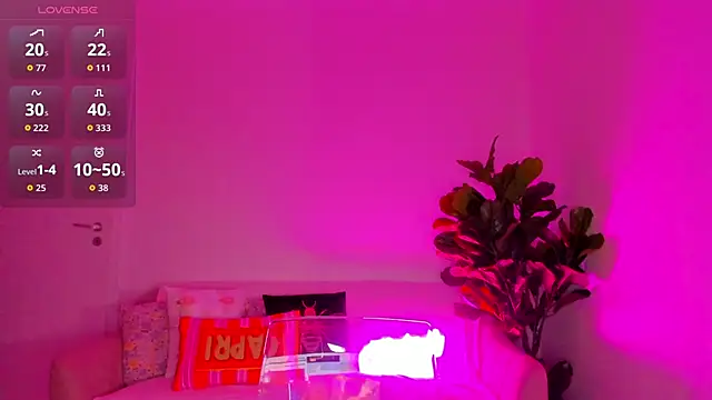 TiaBelle online show from November 2025 08:18:02 PM